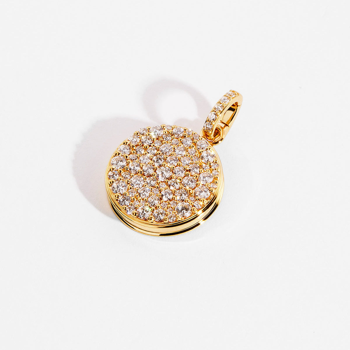 BLACK CAVIAR White Diamond Pendant