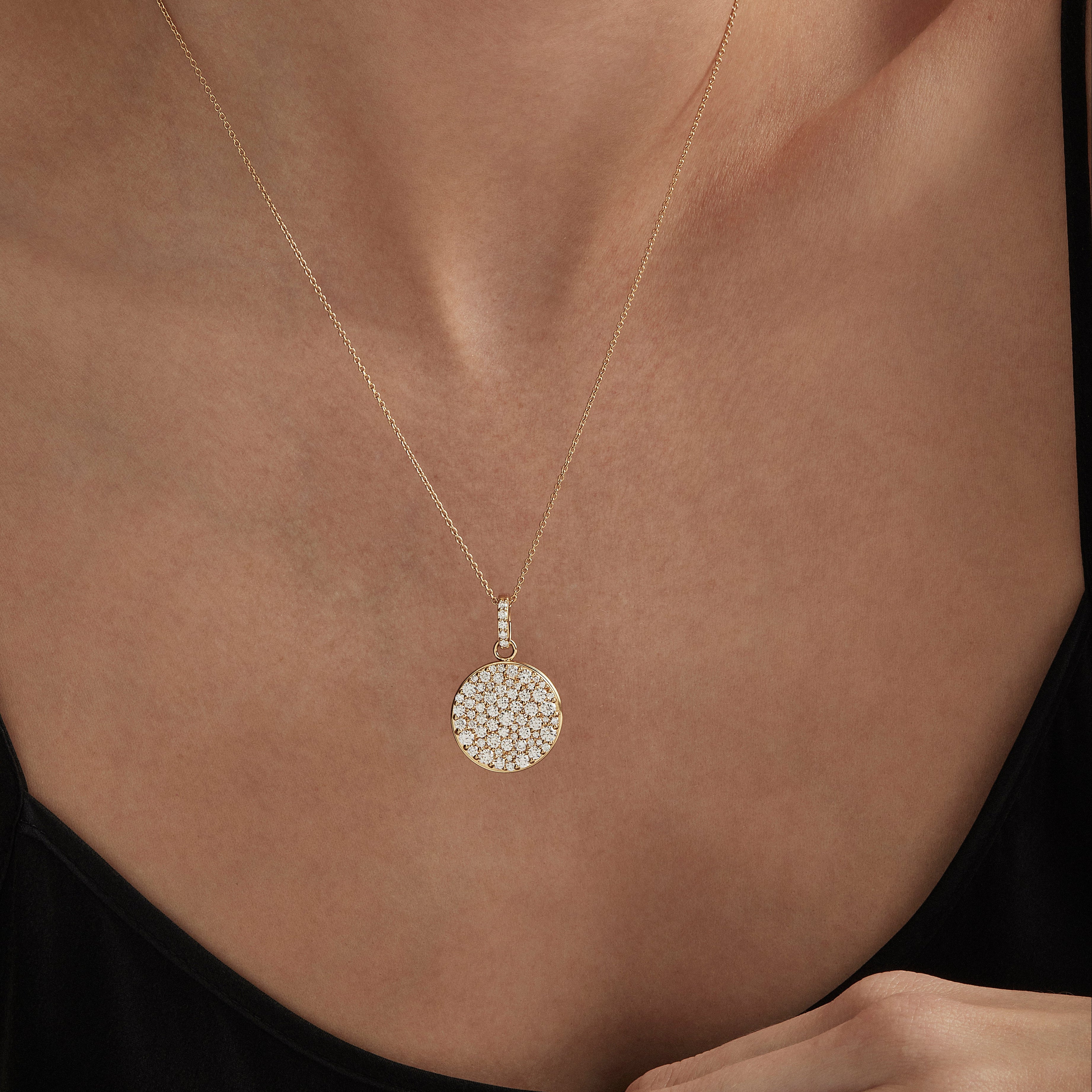 BLACK CAVIAR White Diamond Pendant