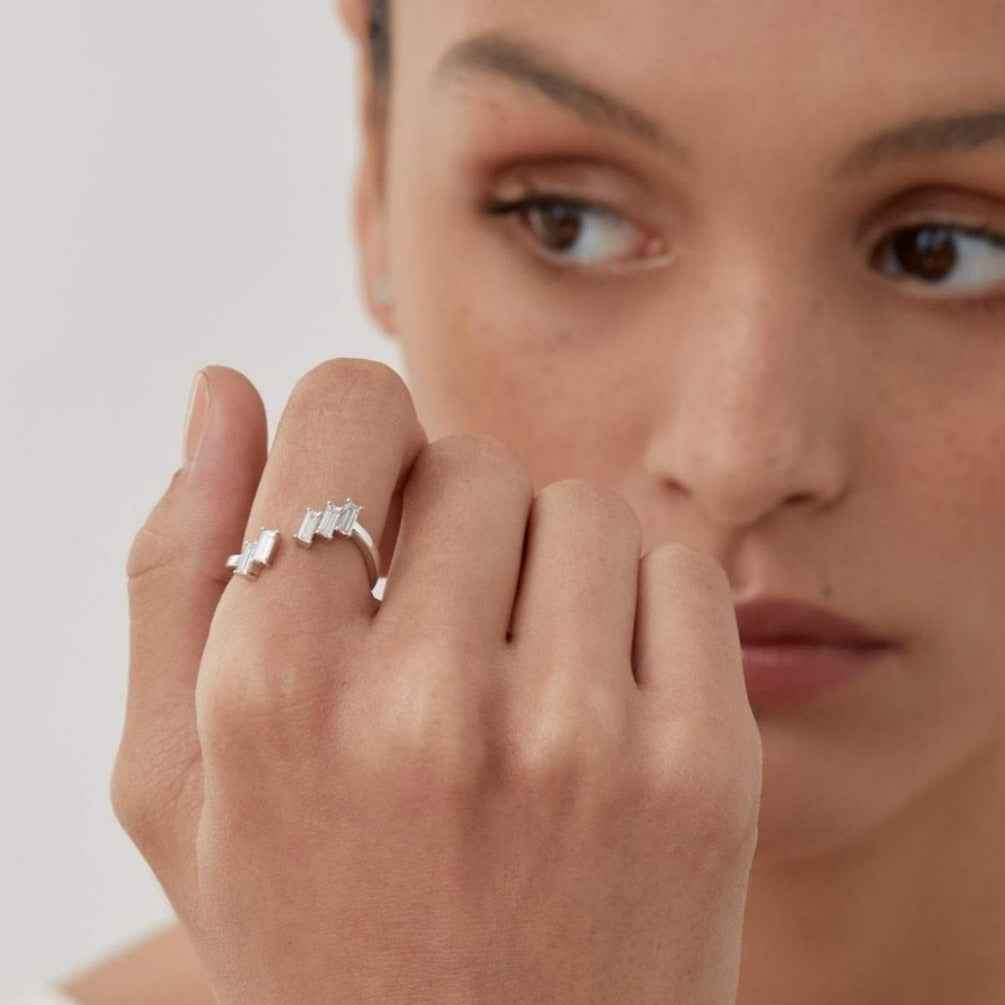 AURORA Baguette Diamond Ring