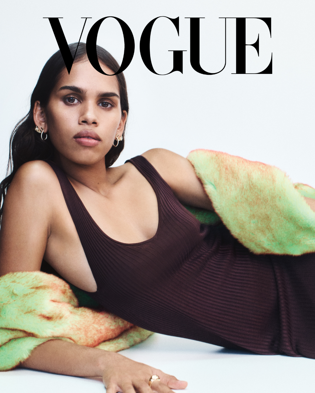 VOGUE \ CLOUD Hoop Earrings Feature