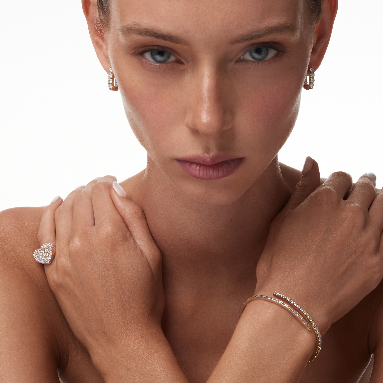 18K gold ECLIPSE diamond bangle with brilliant and baguette cut diamonds by ALINKA Fine Jewellery