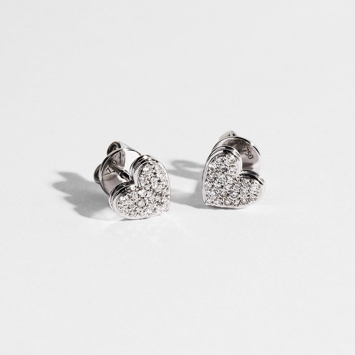 CAVIAR HEART Diamond Earrings Pair