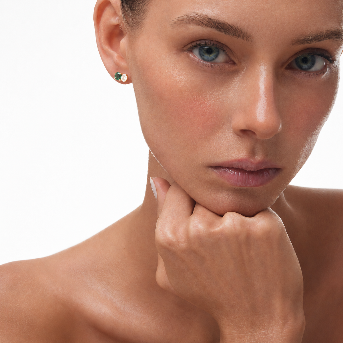 ELEVEN ELEVEN Diamond and Emerald Earrings Pair